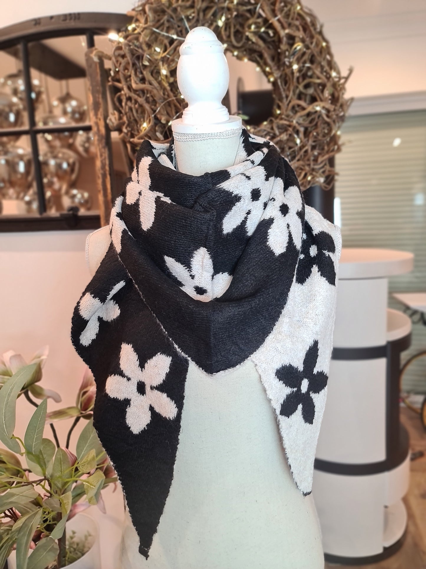 3 Eck Schal schwarz Blume