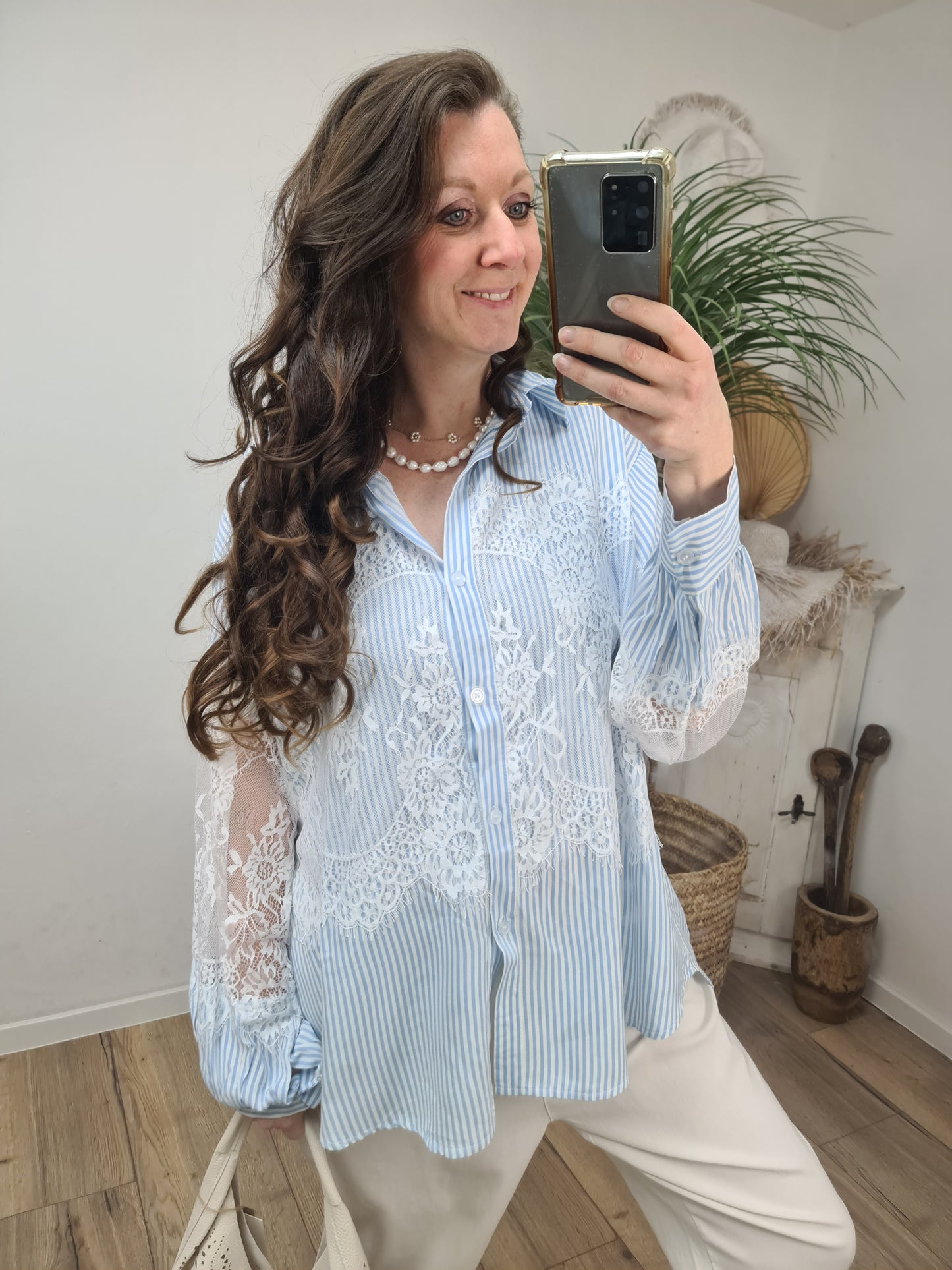 Bluse blau mit Spitze