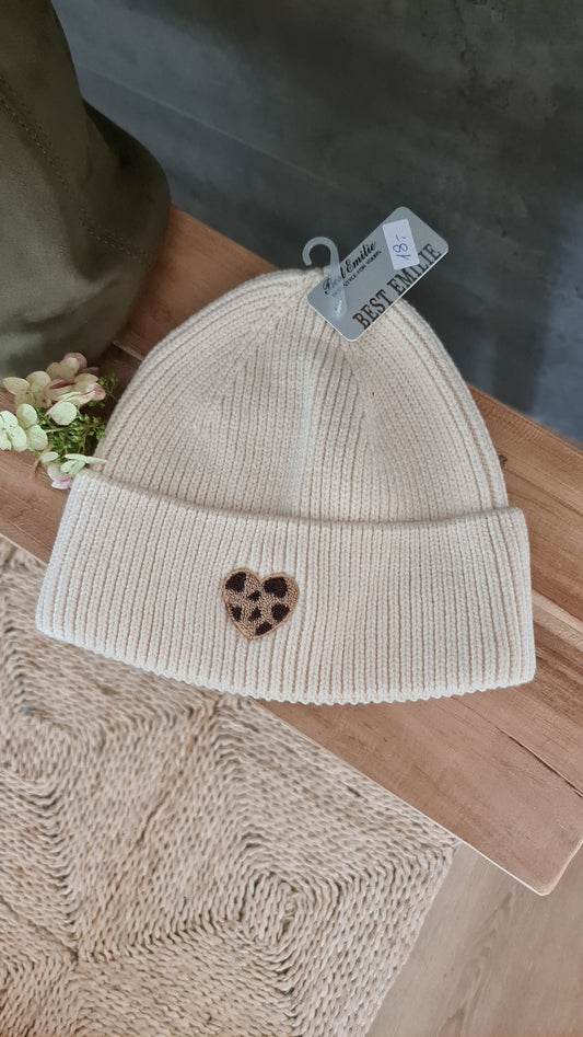 Mütze beige mit Leo Herz